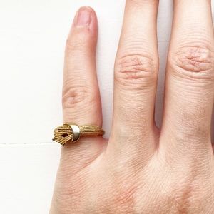 Vintage Avon dainty gold sash belt ring